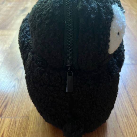 Cutest Penguin Purses. BOGO! Surprise Gift with Purchase! - Picture 2 of 3